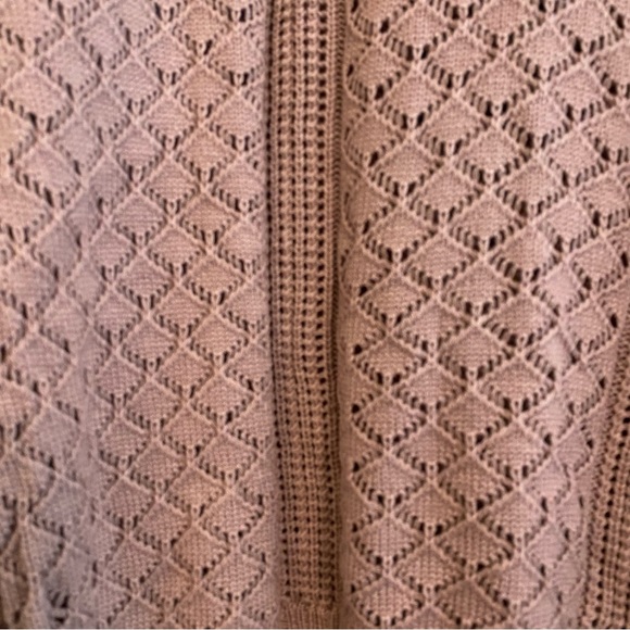 NWT PatPat Pointelle Open Weave V Neck Long Sleeve Sweater Mauve Beige S… - Picture 4 of 8